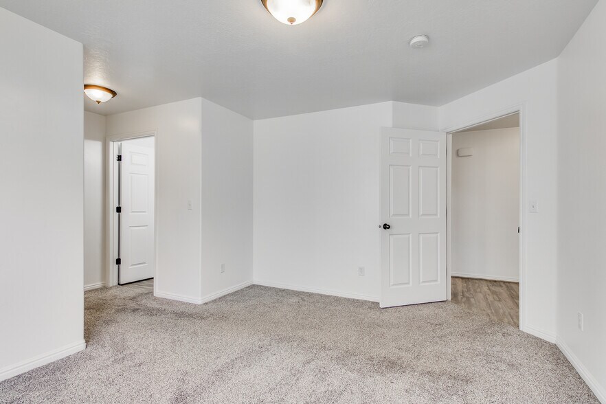 Master Bedroom - 467 S 2550 W
