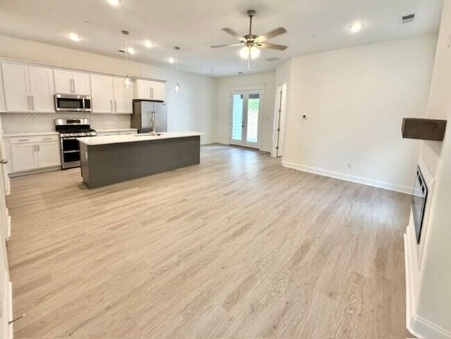 Building Photo - OPEN HOUSE! Now Leasing a Brand New 4-Bedroom 3.5 Townhome in Olive Branch-Minutes from Methodist...