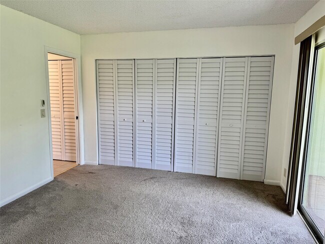 Building Photo - 440 Fanshaw K