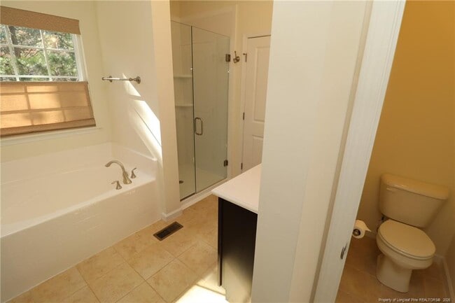 Building Photo - 208 Kylemore Cir