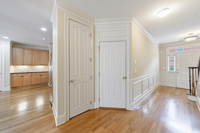 Building Photo - 10293 Midway Ave