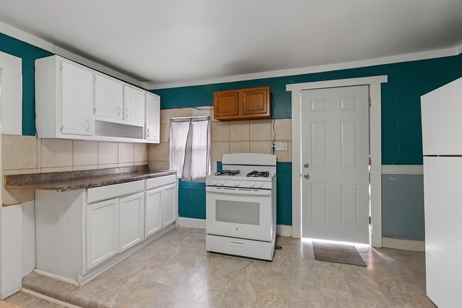 Building Photo - Turnkey Northside Duplex – Fully Renovated...
