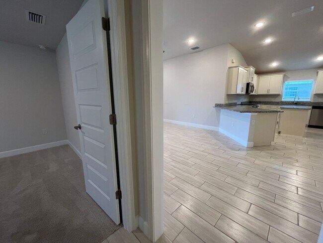 Building Photo - 2567 Averland Lp