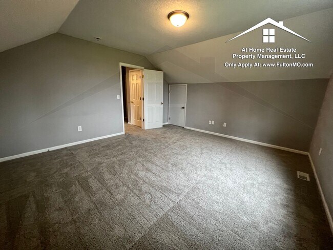 Building Photo - 1012 Boulder Ct