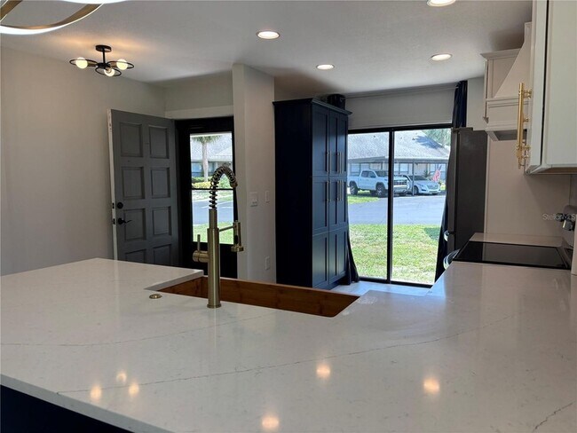 Building Photo - 996 N Beneva Rd