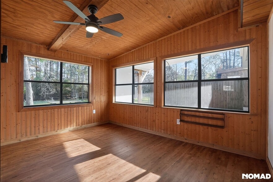 Building Photo - 372 Creekside Estates