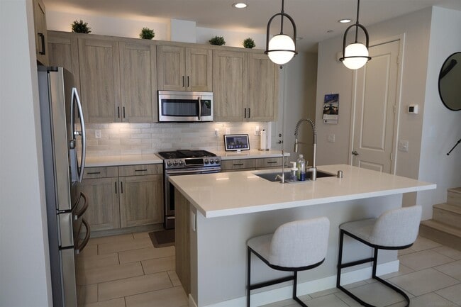Building Photo - 3281 Vestra Way