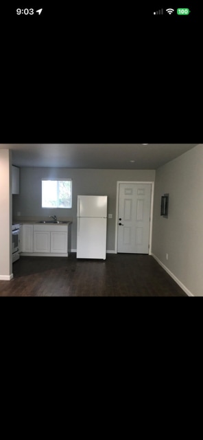 Entryway - 19723 Hiawatha St