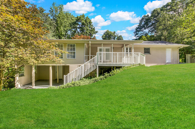 Building Photo - 8596 Timber Lane Dr