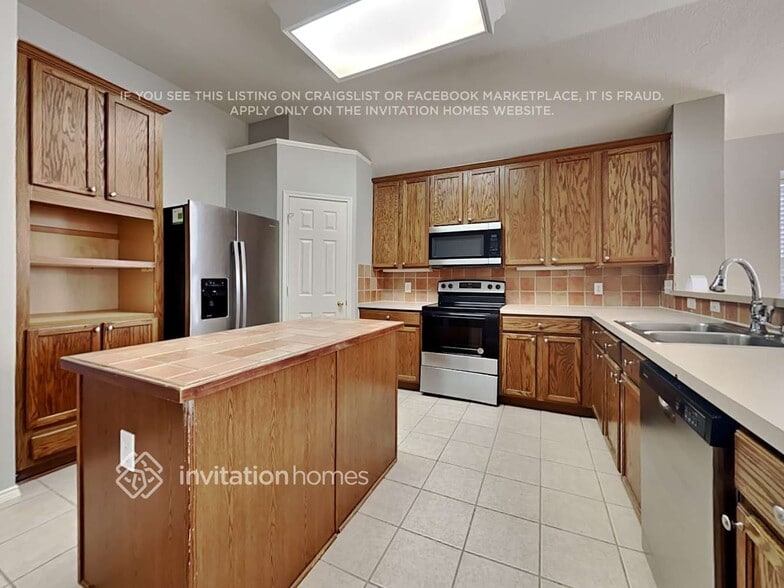 Building Photo - 5641 Norris Dr