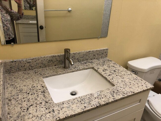 Building Photo - 555 NE 123rd St