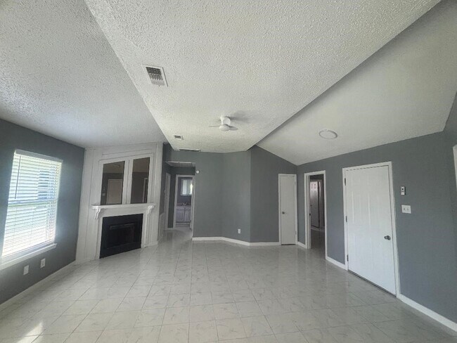 Building Photo - 7218 Arista Dr