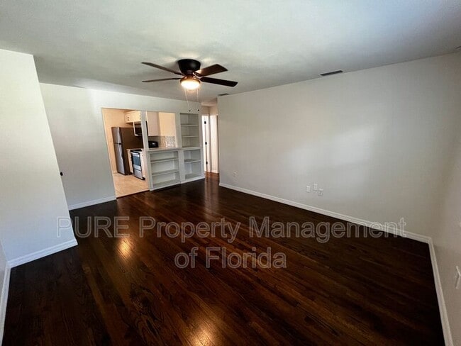 Building Photo - 1220 SE 3rd St