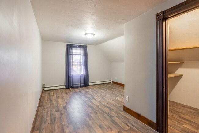 Building Photo - 85 E Main St