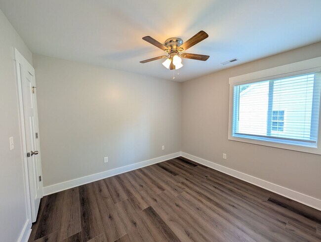 Building Photo - Asheville Rental-Oakley Area