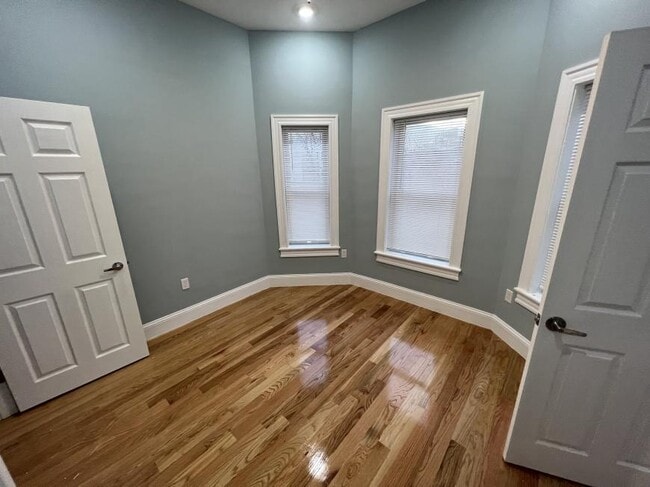 Building Photo - 4.0 bedroom in Somerville Massachusetts 02143