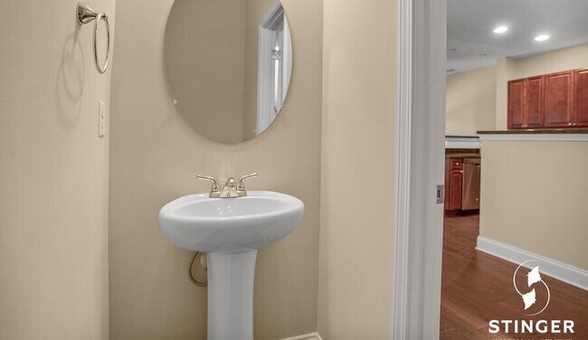 Building Photo - 381 Dante Cir