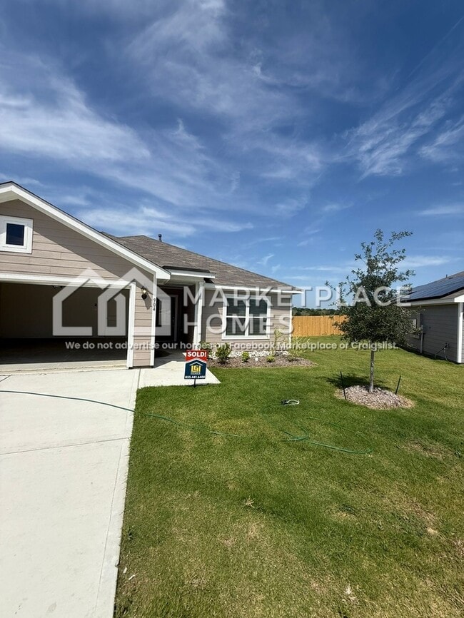 Building Photo - 904 Crimson Wolf Rd