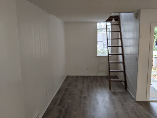 Building Photo - 13759 NE 69th St