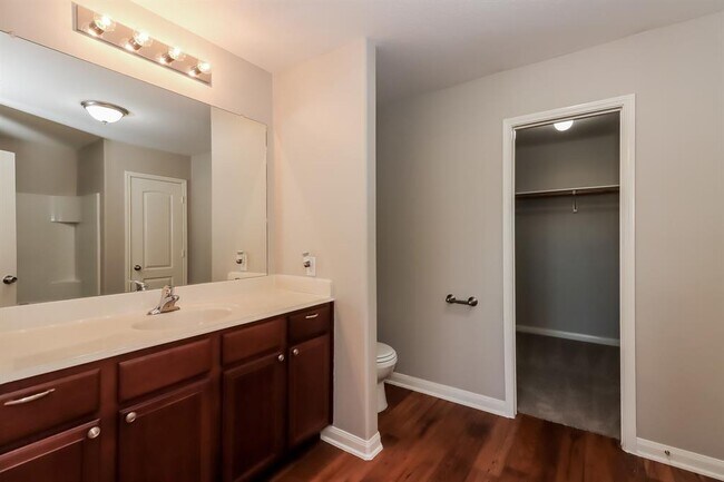 Building Photo - 7119 Glenridge
