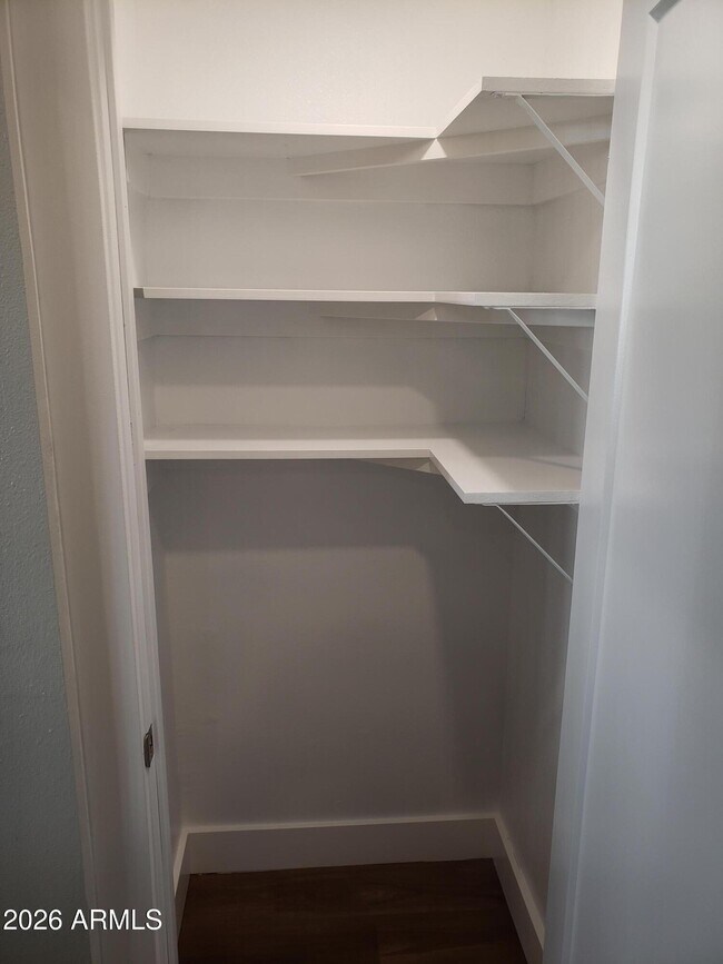 Building Photo - 301 W Medlock Dr