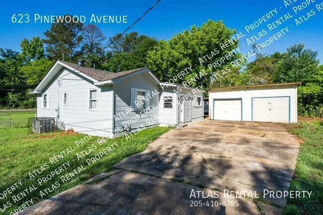 Building Photo - 623 Pinewood Ave