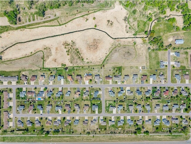 Building Photo - 2112 Blake Ave