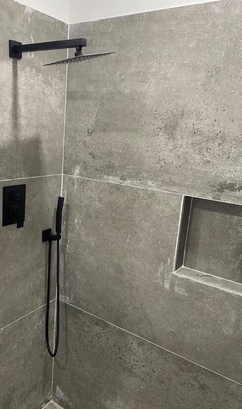 Building Photo - 7800 NE 10th Ct