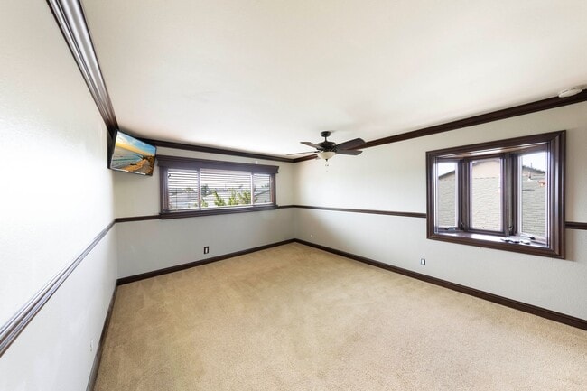 Building Photo - Beautifully maintained Tuscan-style custom home