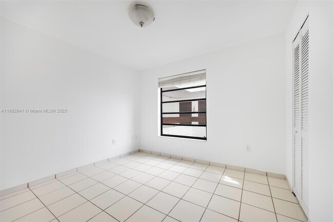 Building Photo - 9140 SW 123rd Ct