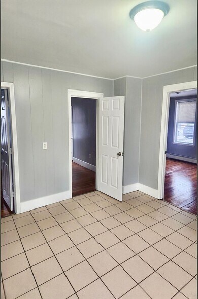 Building Photo - 22-24 Lawn Avenue - Unit #1F