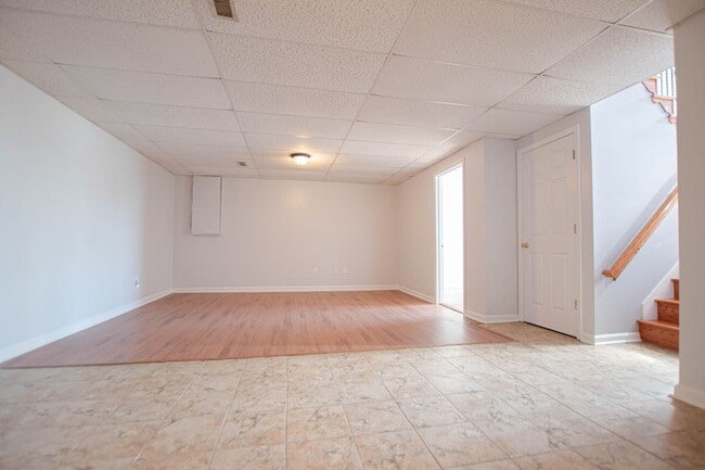 Building Photo - Pet Friendly Four Bedroom with Basement!