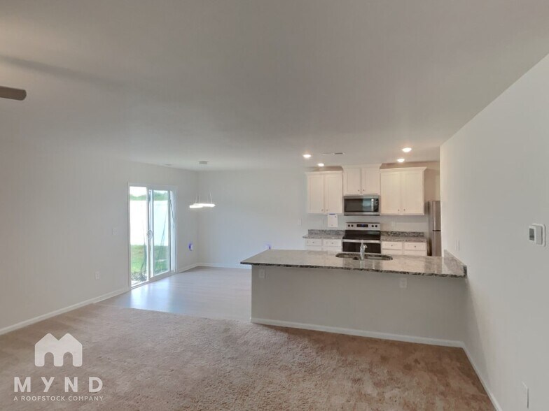 Building Photo - 3322 Brighton Dr