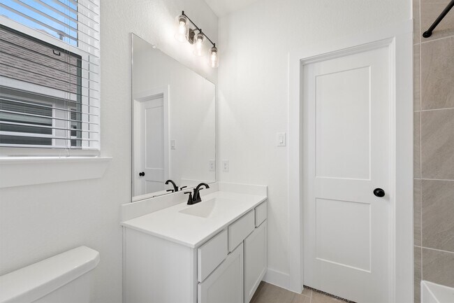 Building Photo - 21118 Medina River Dr