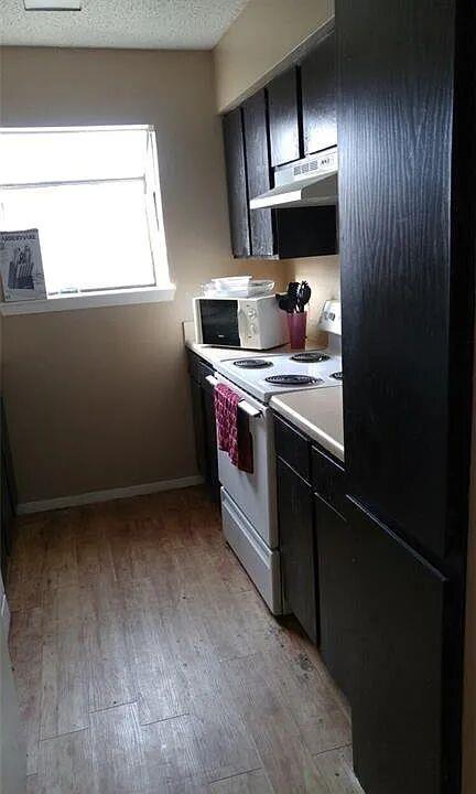 Building Photo - 2011 West Loop