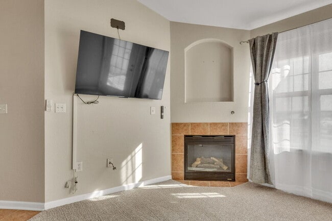 Building Photo - 5714 N Gibralter Way