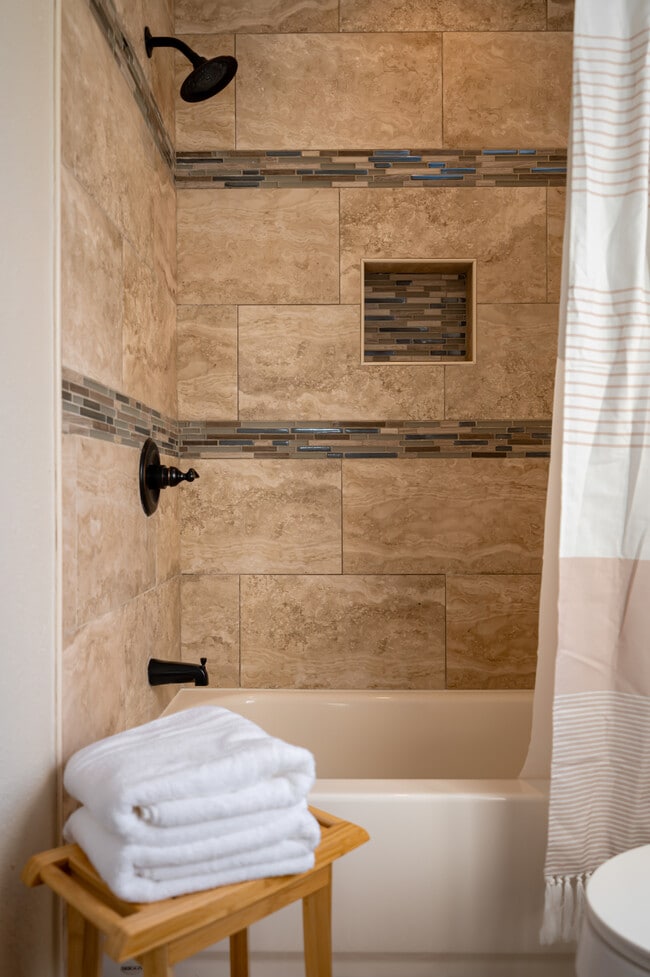 Building Photo - 20231 Linden Tree Dr