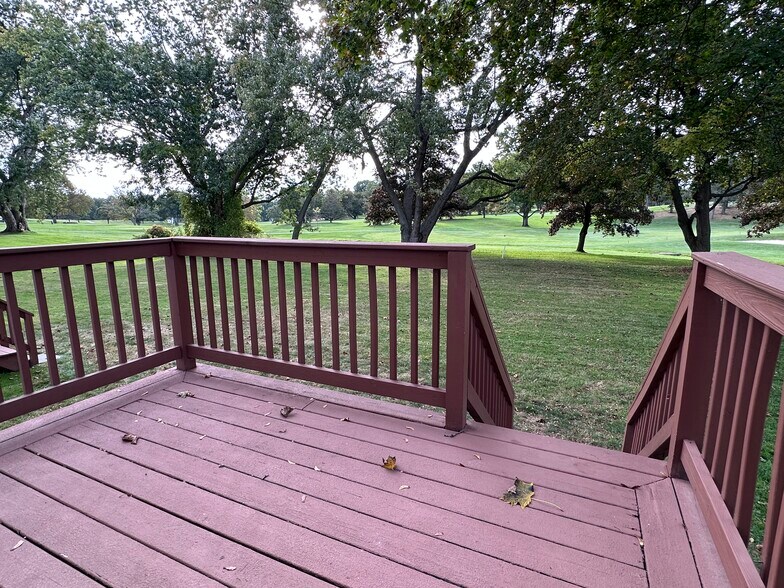 Private deck overlooking golf course - 2311 Baird Rd