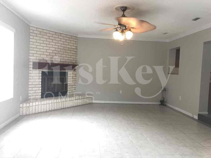 Building Photo - 8275 Jacaranda Ave