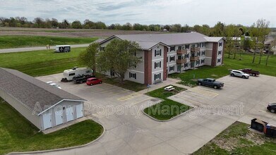 Building Photo - 940 27th St