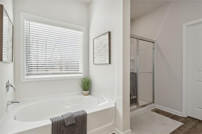 Building Photo - 396 Rodeo Dr