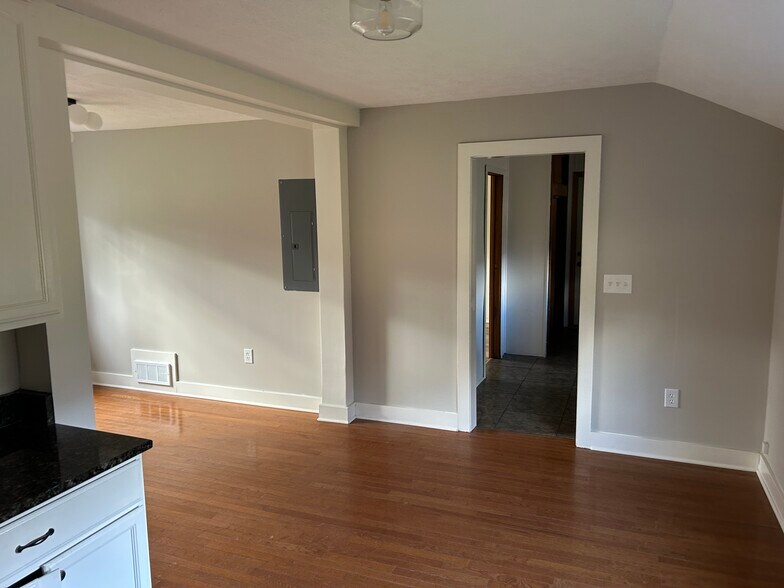 Building Photo - 4883 W Streetsboro Rd