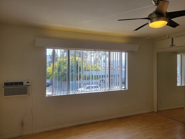 Building Photo - 3619 Fletcher Dr