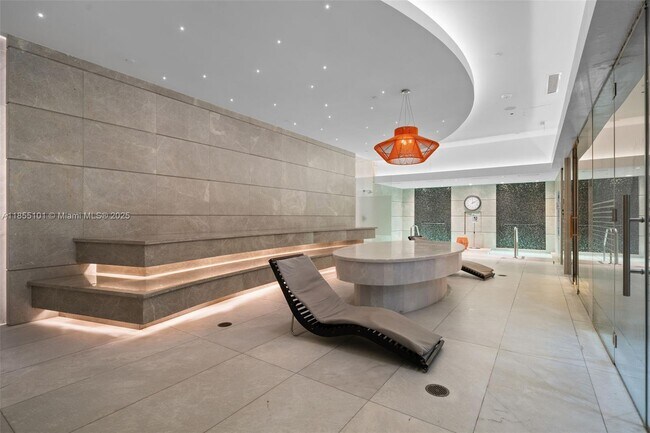 Building Photo - 1010 Brickell Ave