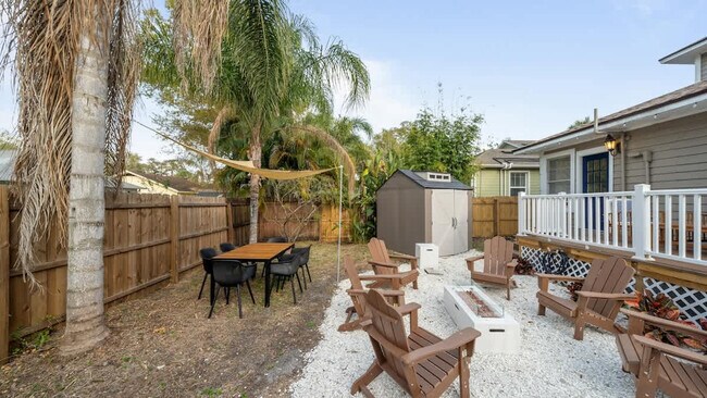 Building Photo - 307 W Haya St