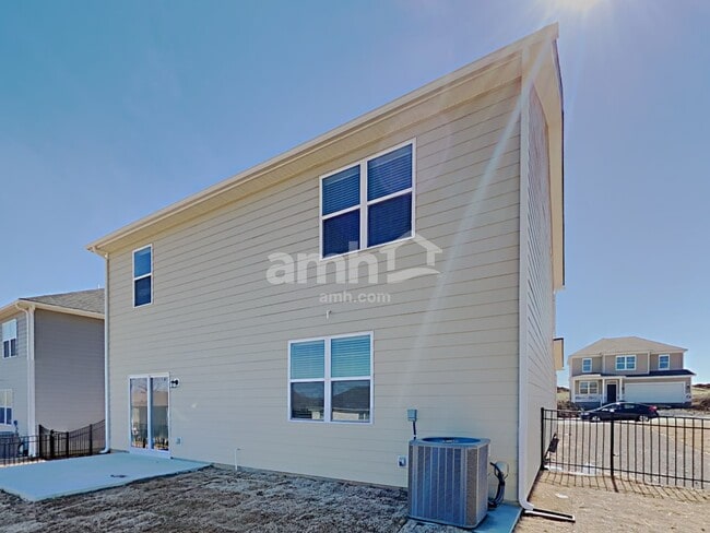 Building Photo - 950 Colonnade Dr