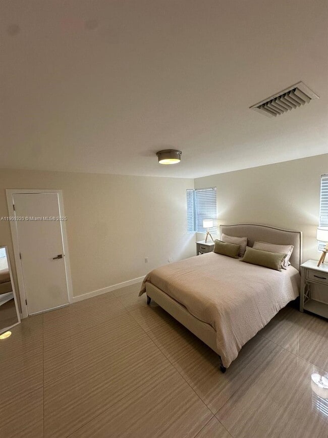 Building Photo - 9464 Abbott Ave