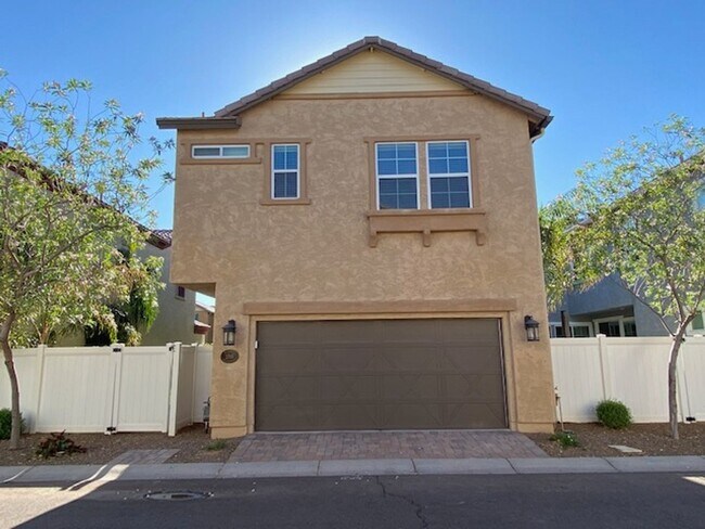 Building Photo - 2705 S Valle Verde