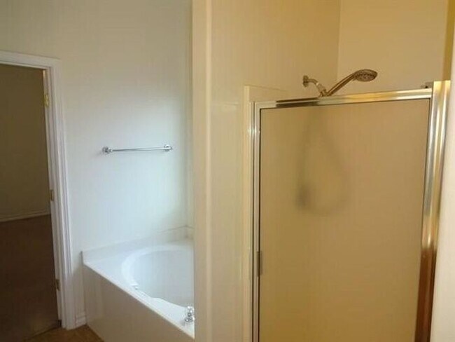 Building Photo - No App Fee. *