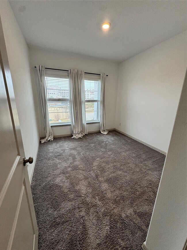 Building Photo - 4365 Union St